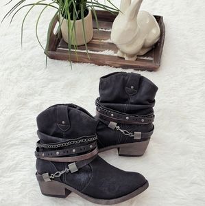 Adorable distressed black cowboy boots